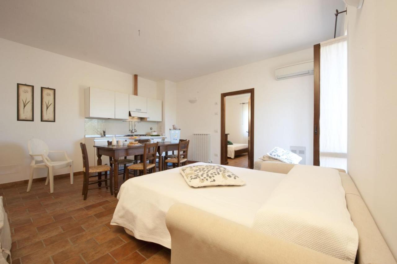 Agriturismo Casale Le Selvette Ripa Exteriér fotografie